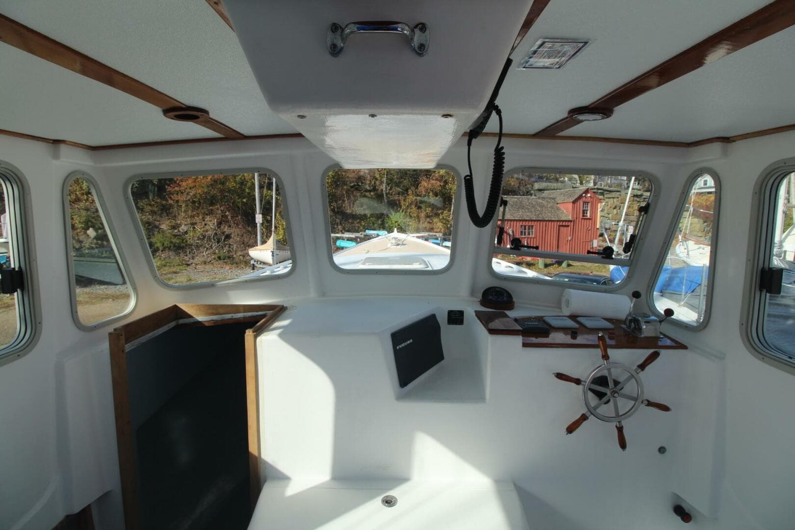 2020 Holland 32 — photo 17