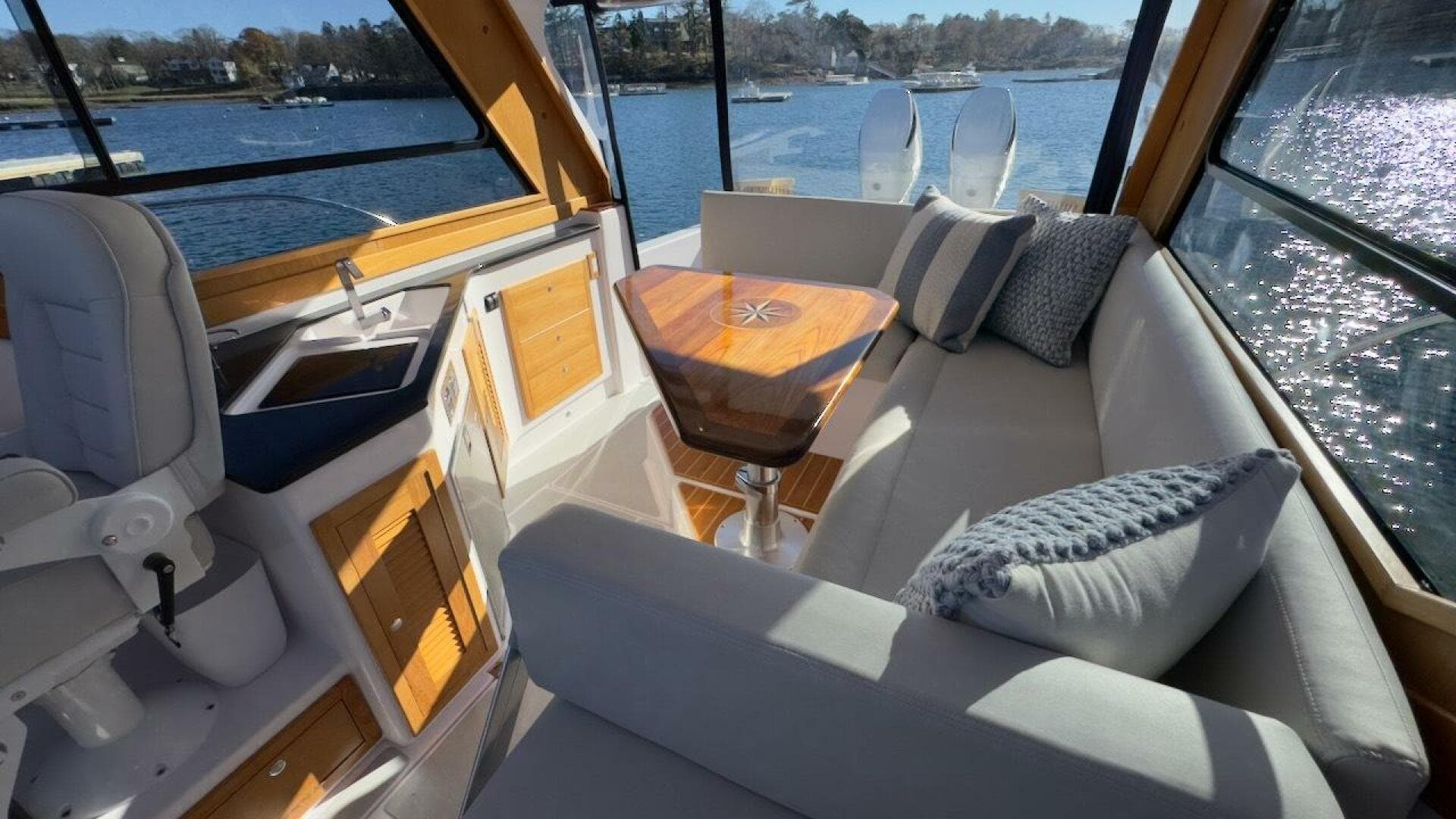 2022 True North 34 Outboard Express — photo 12