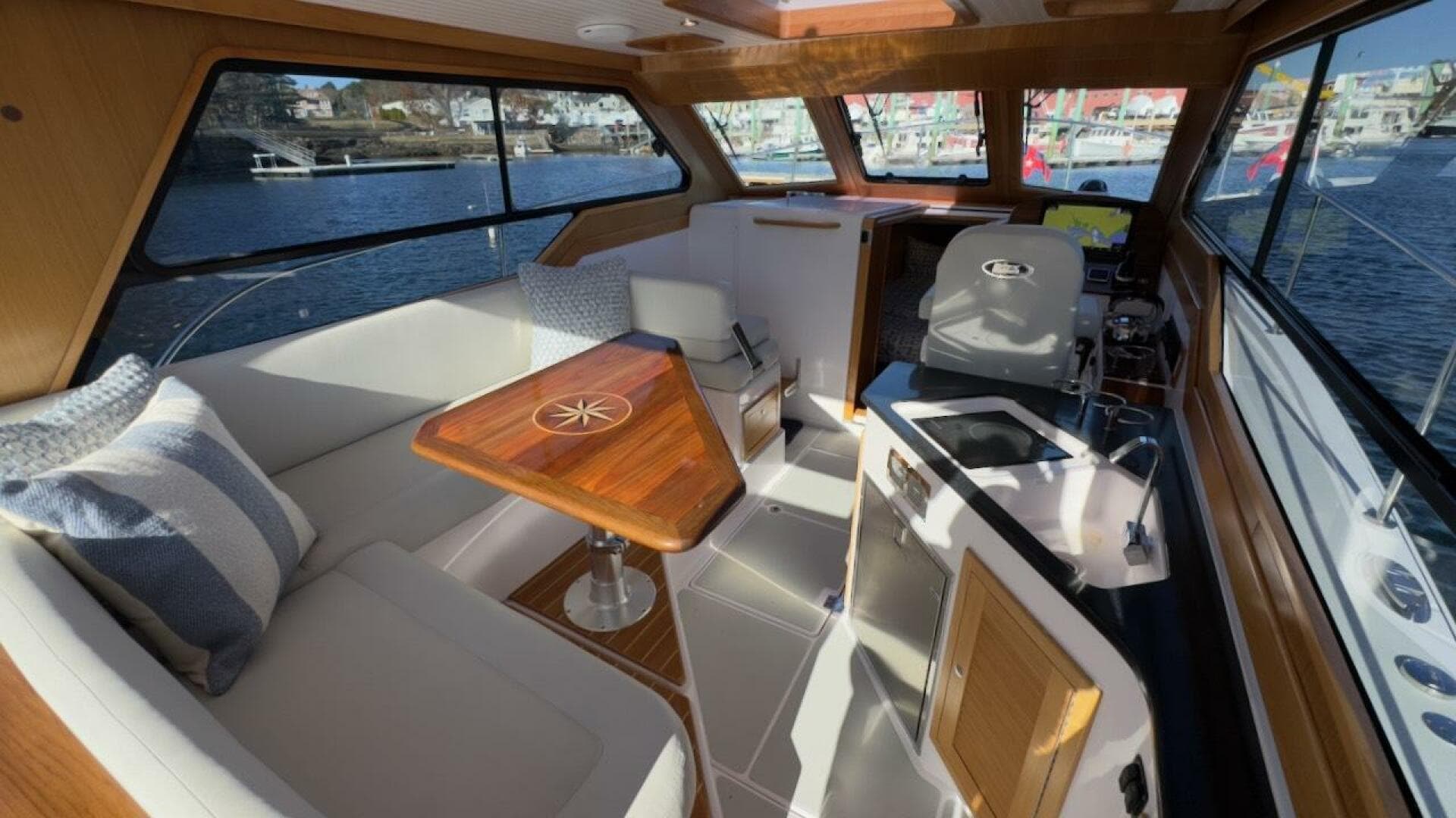 2022 True North 34 Outboard Express — photo 22