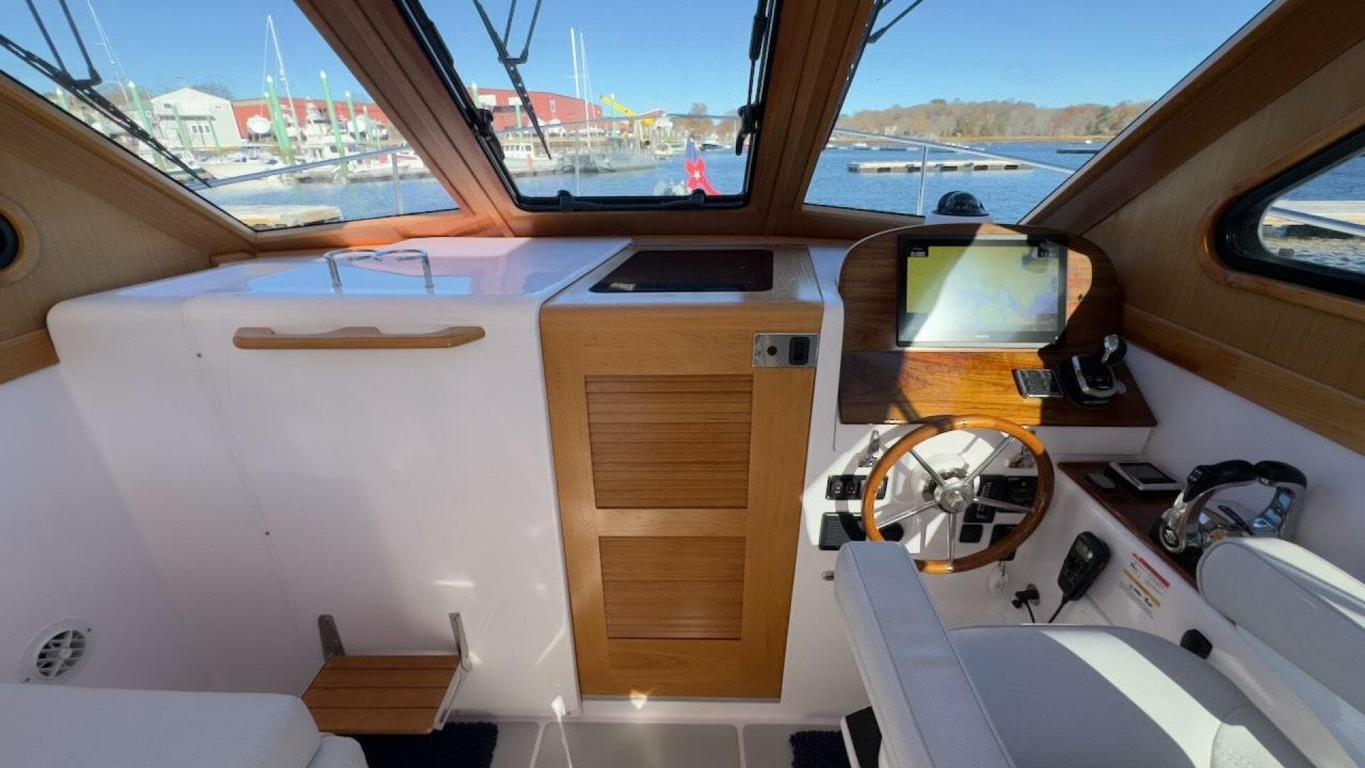 2022 True North 34 Outboard Express — photo 24