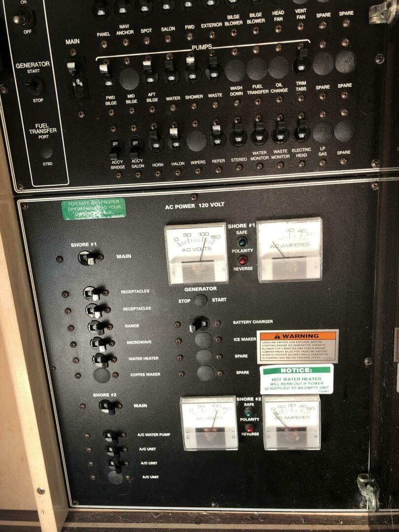 1999 Carver 370 — photo 7