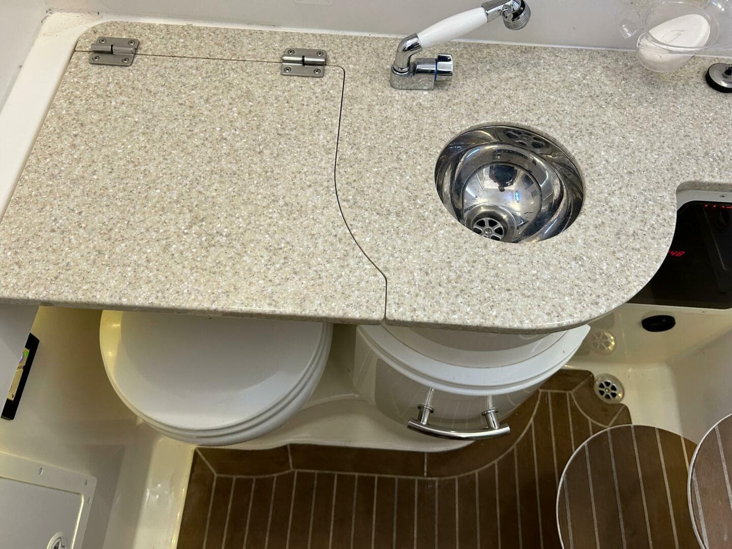 2016 Regulator 34 SS — photo 38