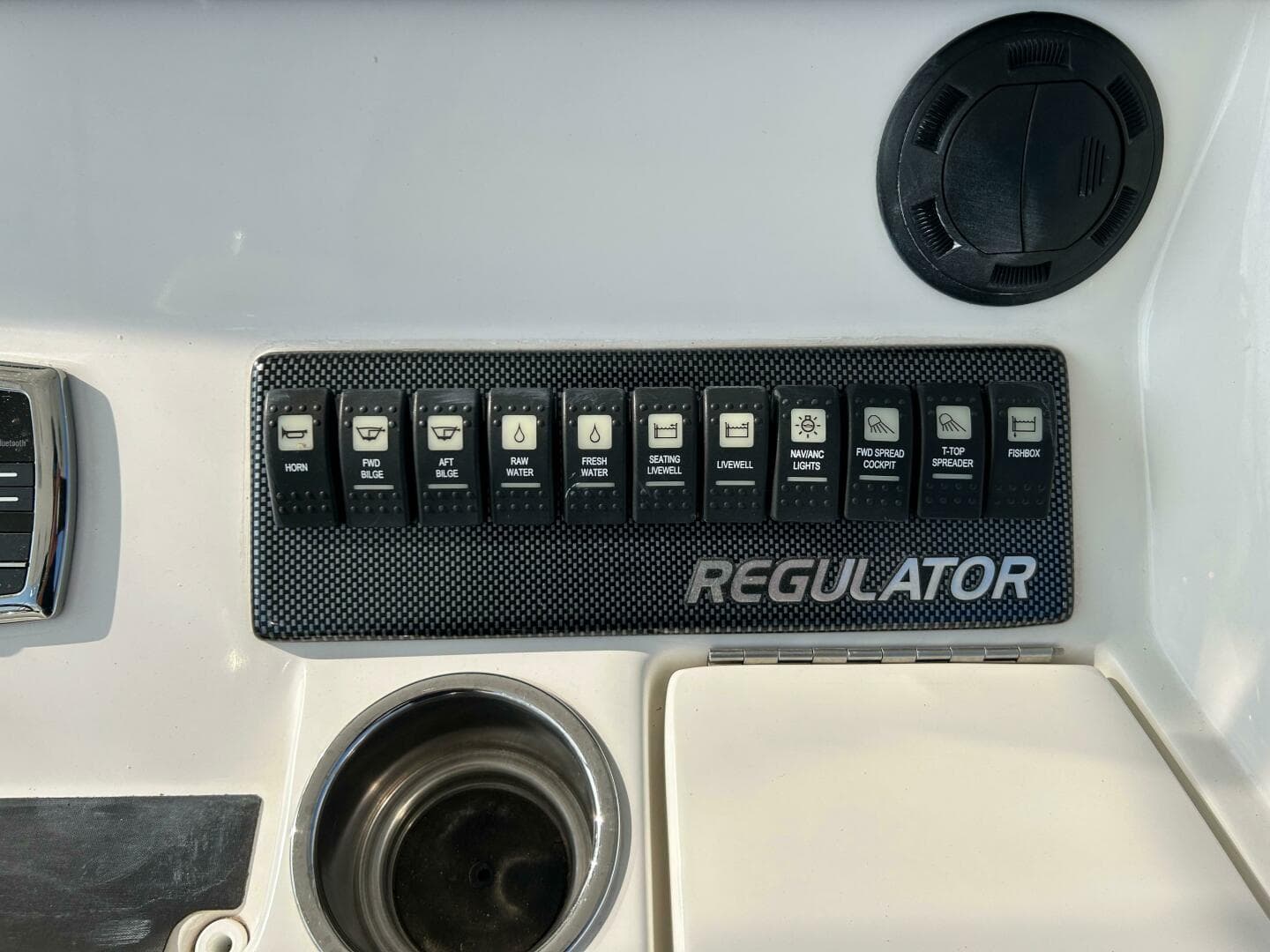 2016 Regulator 34 SS — photo 18