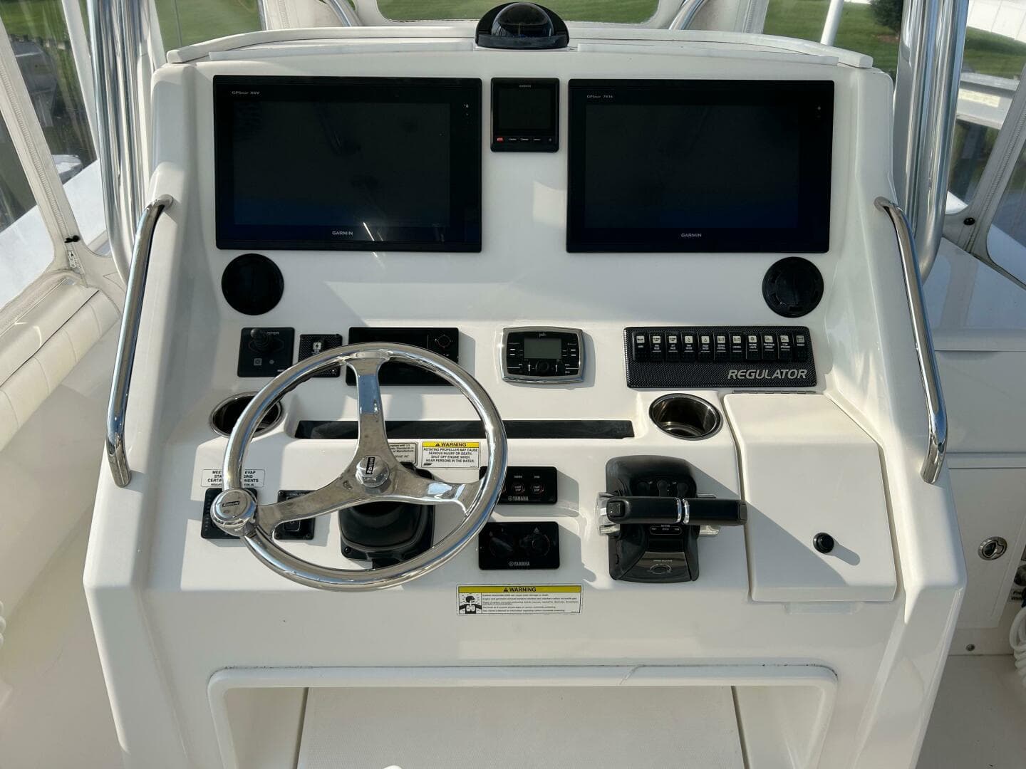 2016 Regulator 34 SS — photo 17