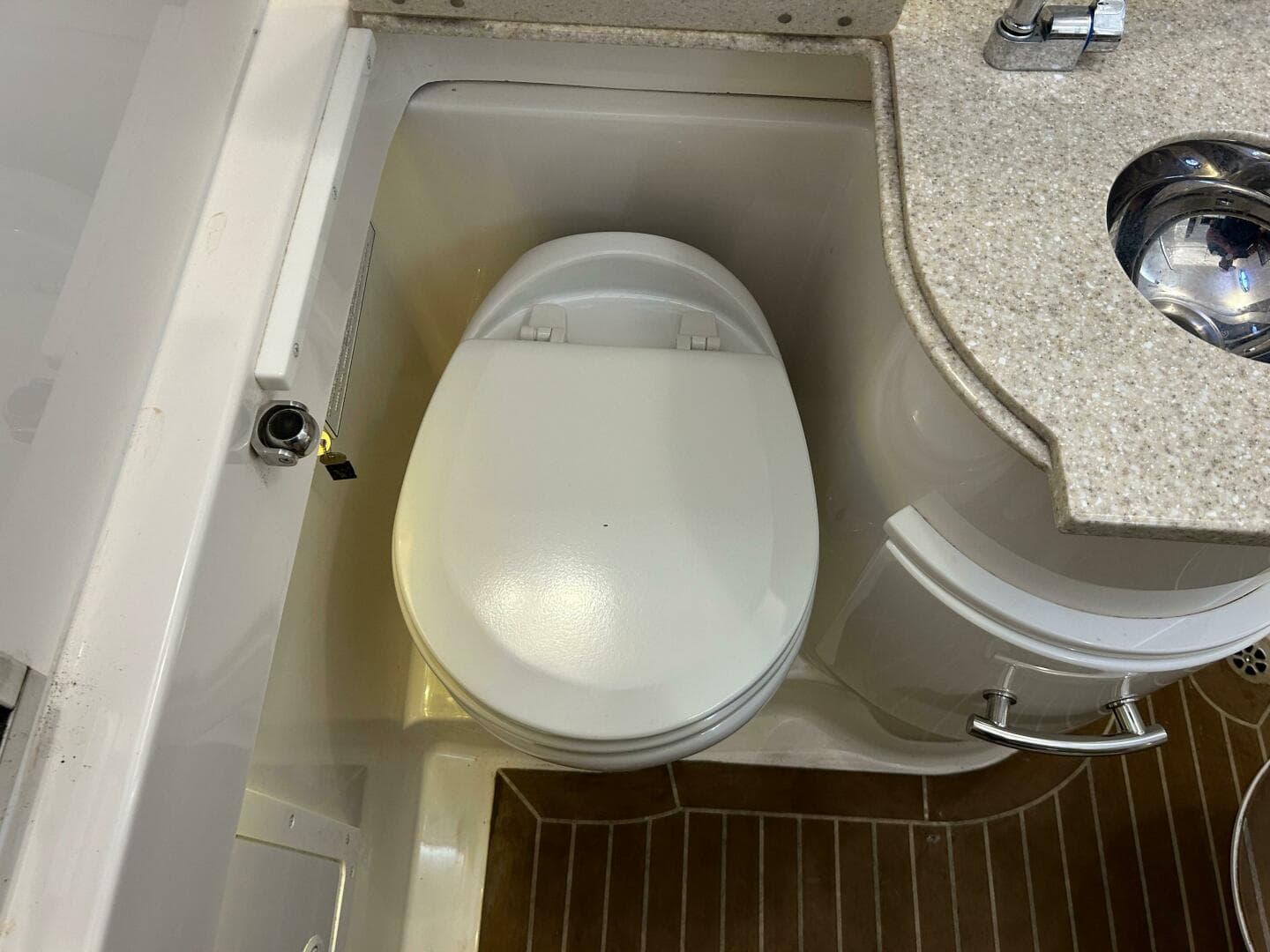 2016 Regulator 34 SS — photo 39