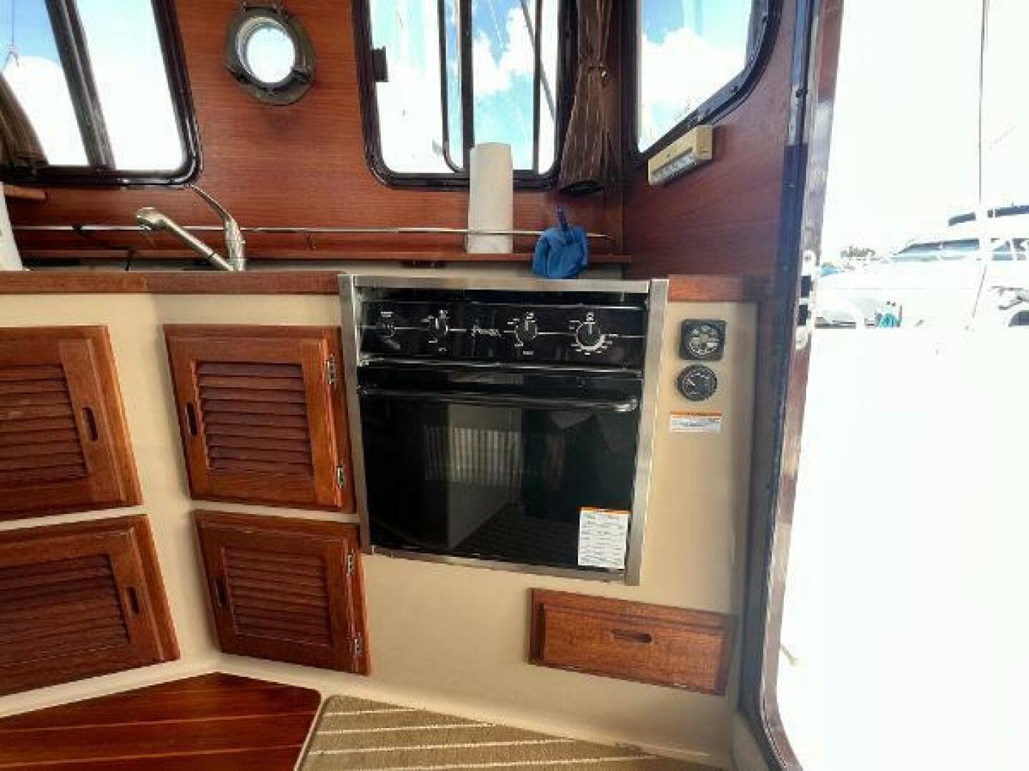 2011 Ranger Tugs R-29 — photo 10