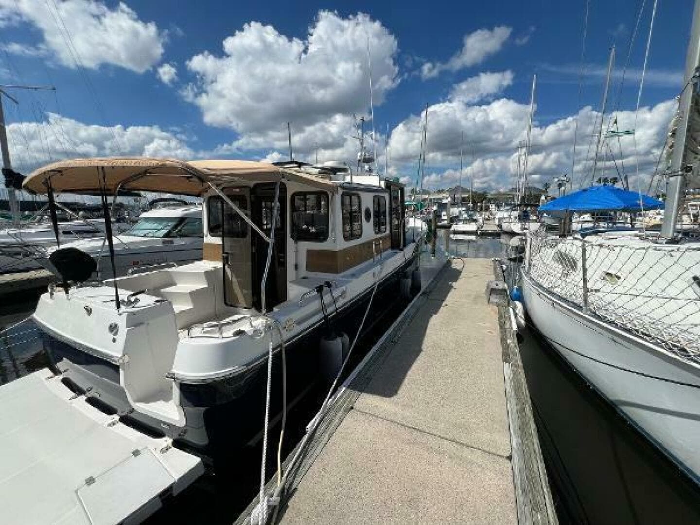 2011 Ranger Tugs R-29 — photo 2