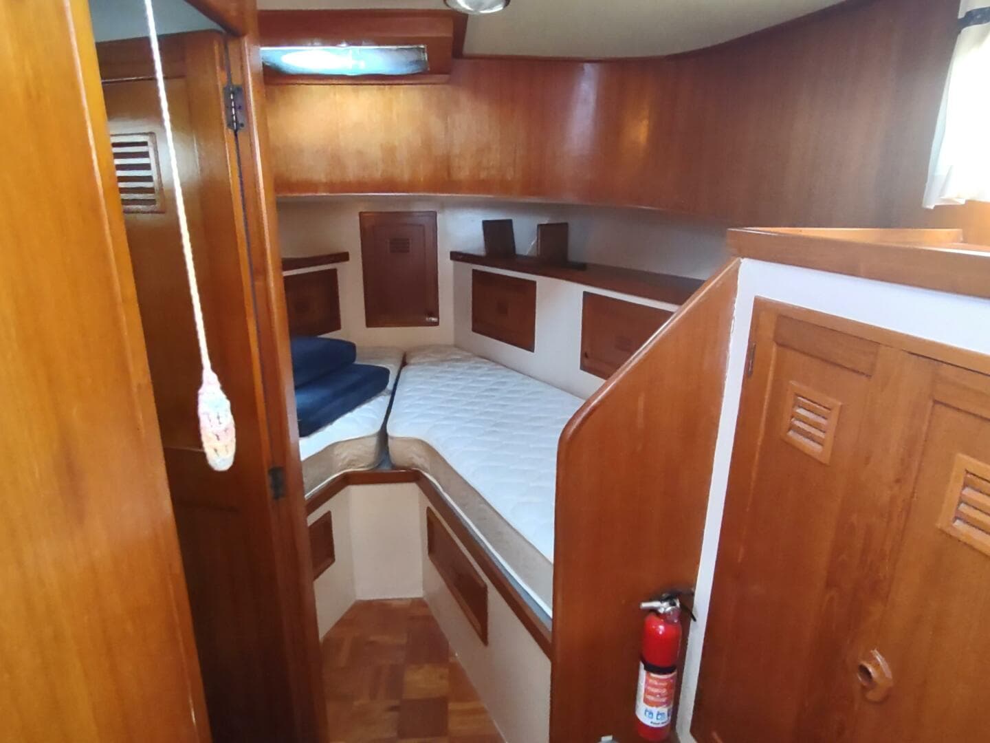 1981 Cheoy Lee 35 Sedan Trawler — photo 33