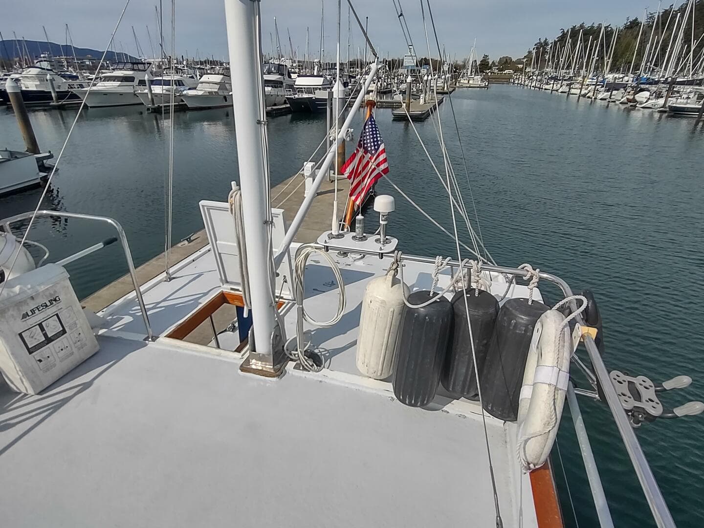 1981 Cheoy Lee 35 Sedan Trawler — photo 6