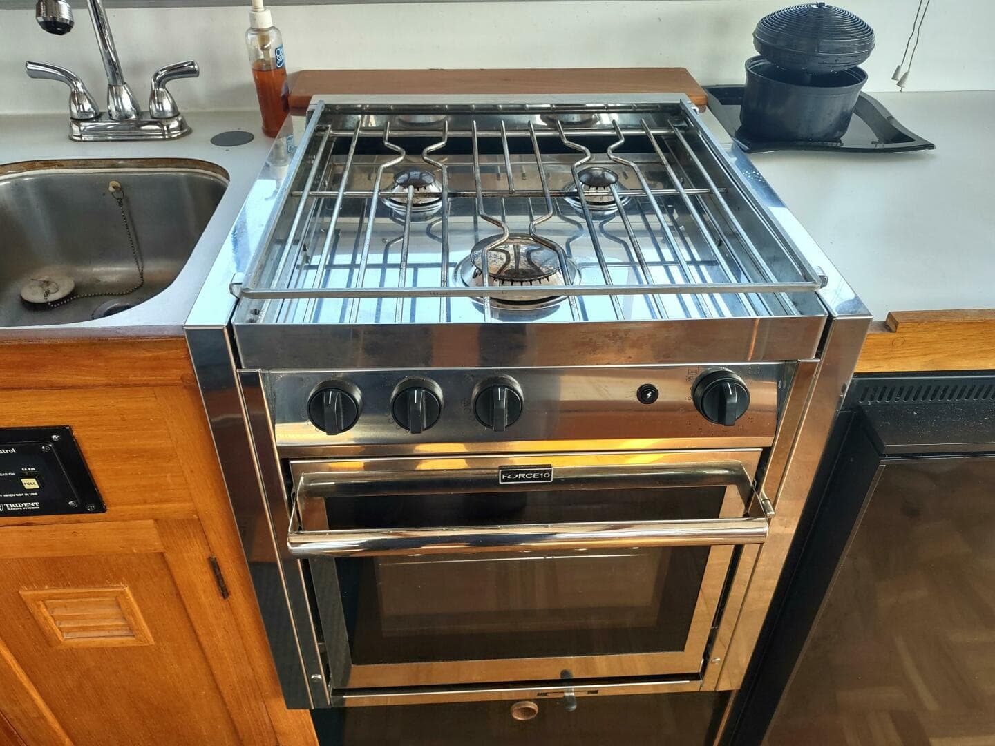 1981 Cheoy Lee 35 Sedan Trawler — photo 32