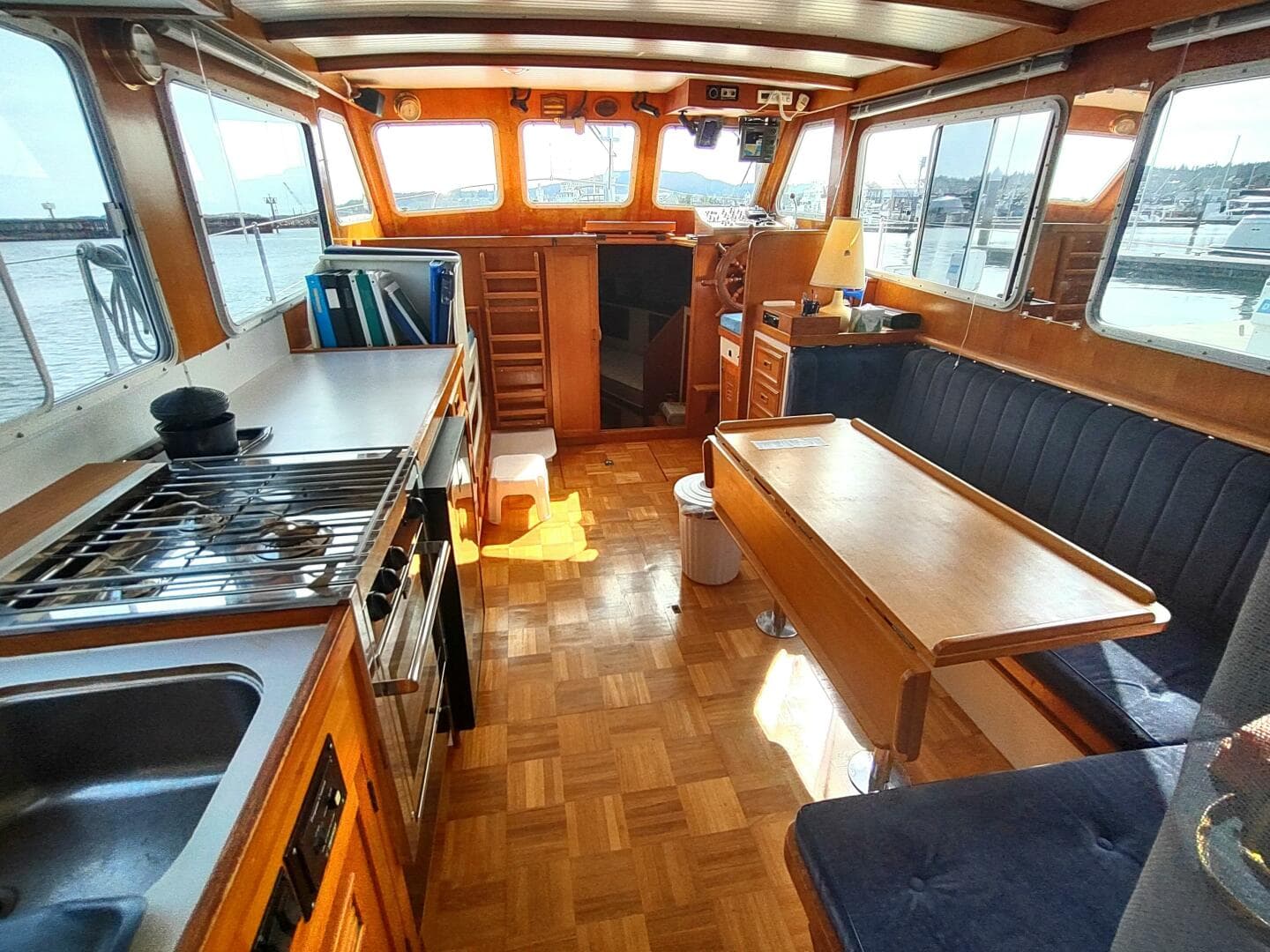 1981 Cheoy Lee 35 Sedan Trawler — photo 17