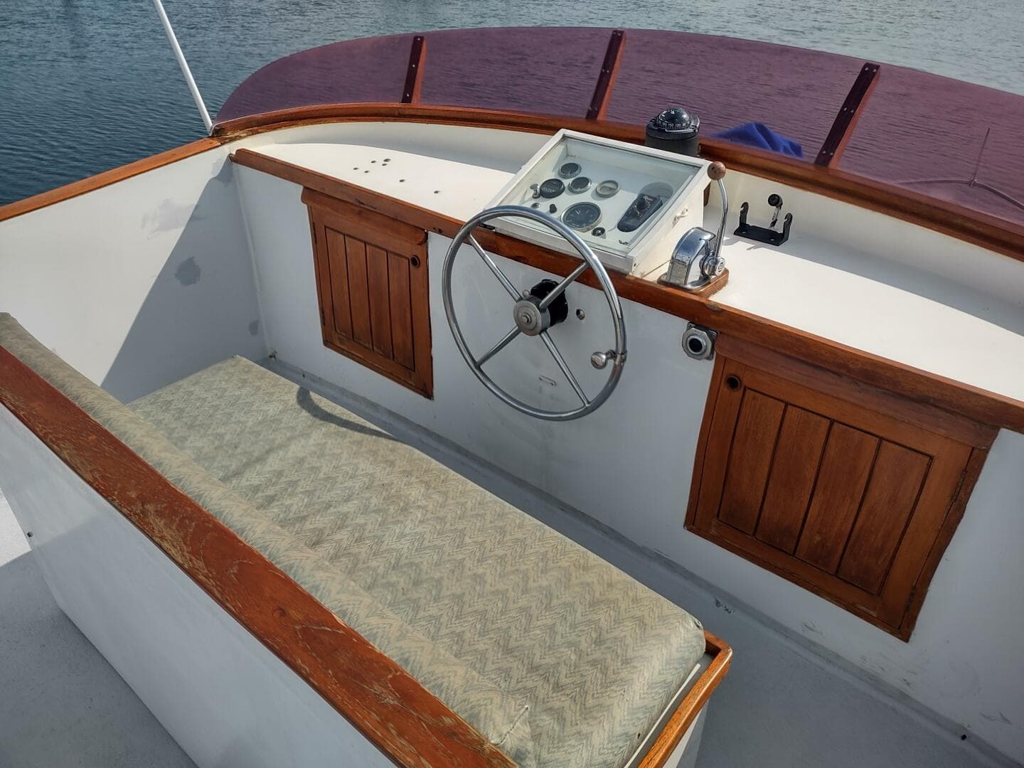 1981 Cheoy Lee 35 Sedan Trawler — photo 15