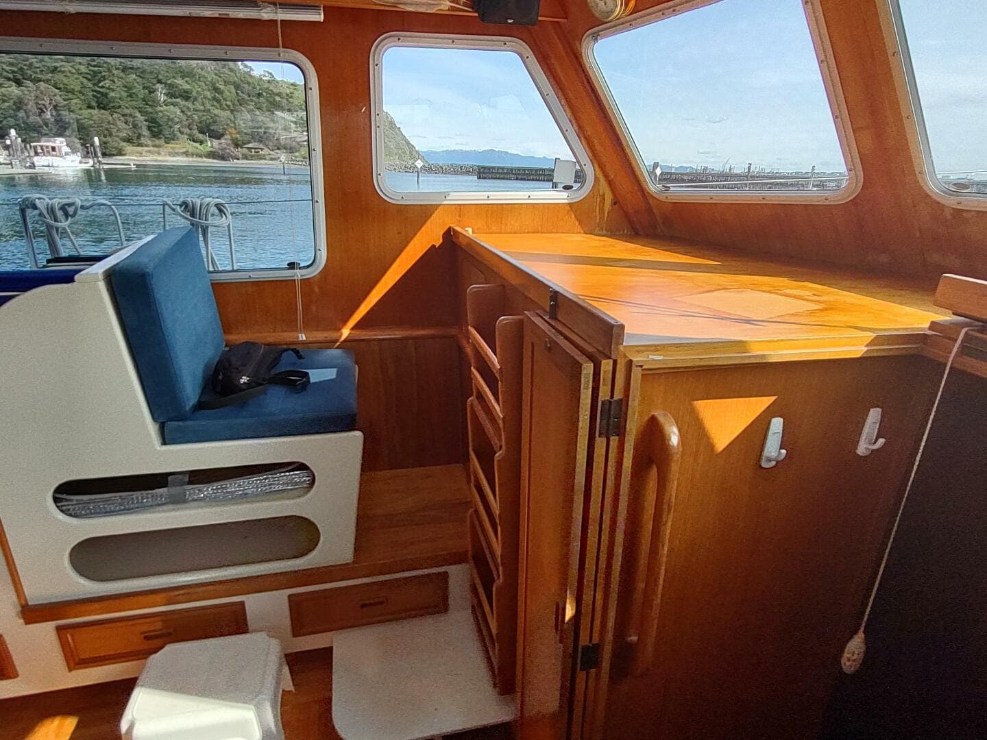 1981 Cheoy Lee 35 Sedan Trawler — photo 26