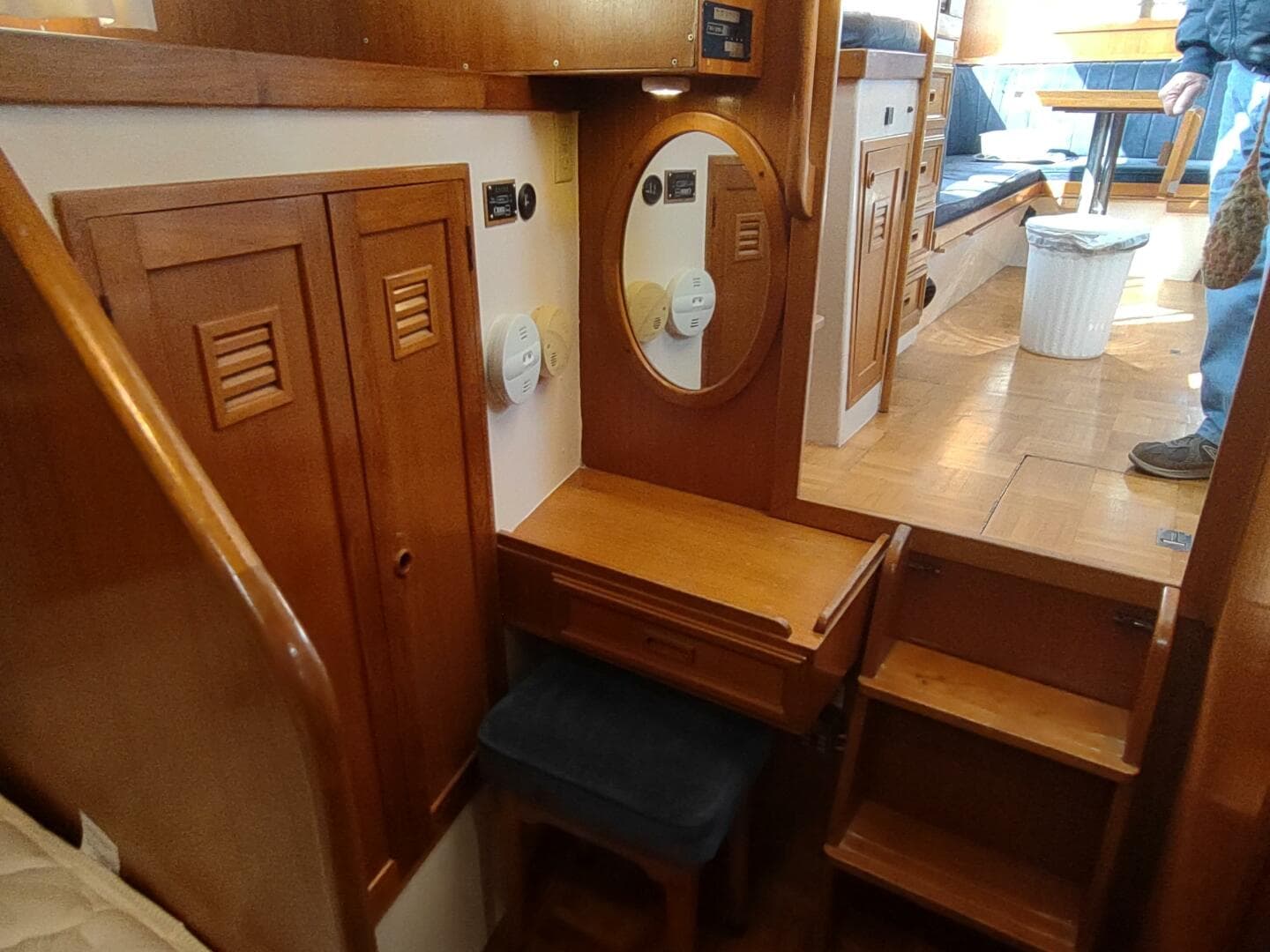 1981 Cheoy Lee 35 Sedan Trawler — photo 37