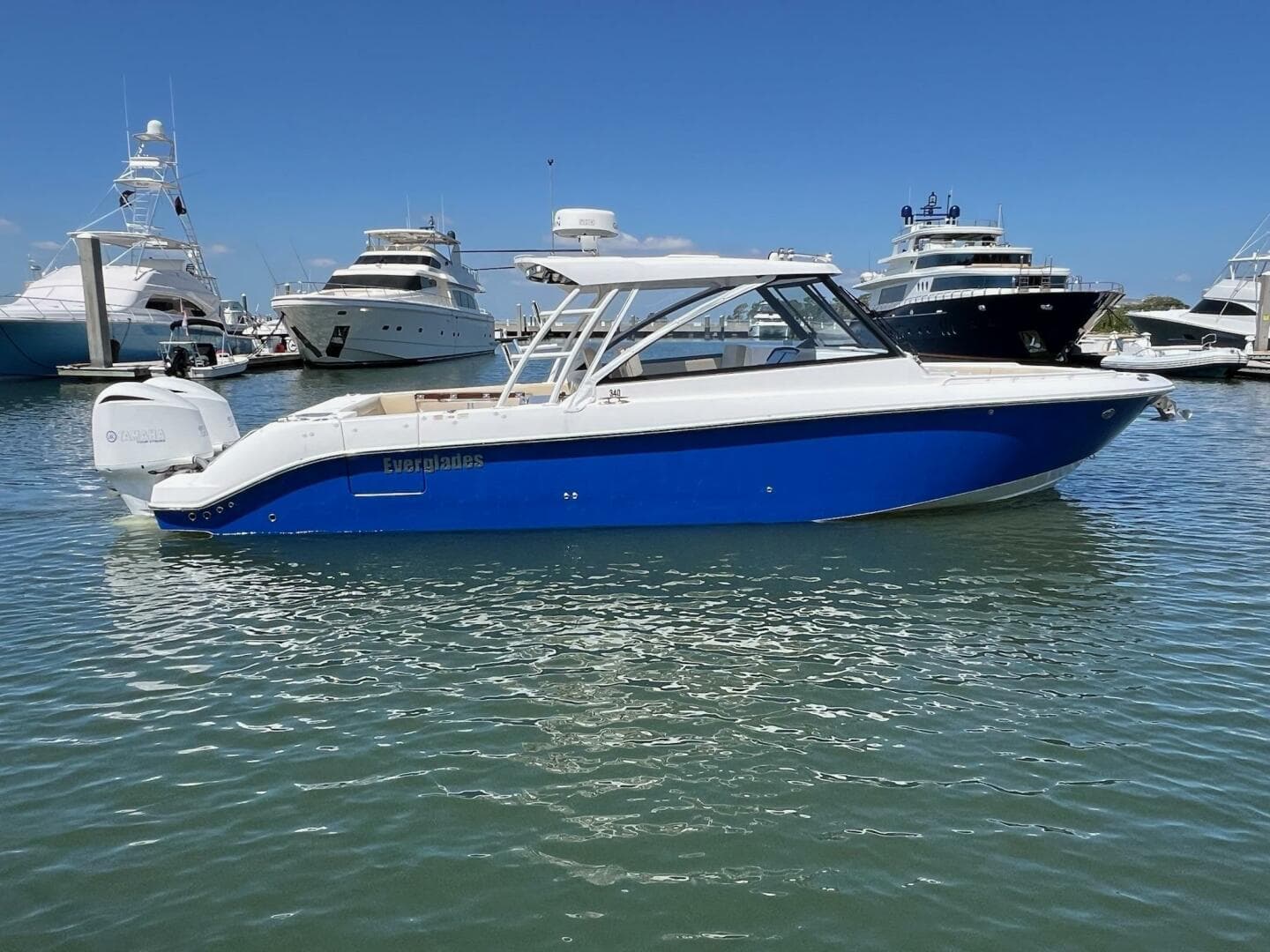 2019 Everglades 340 Dual Console — photo 29