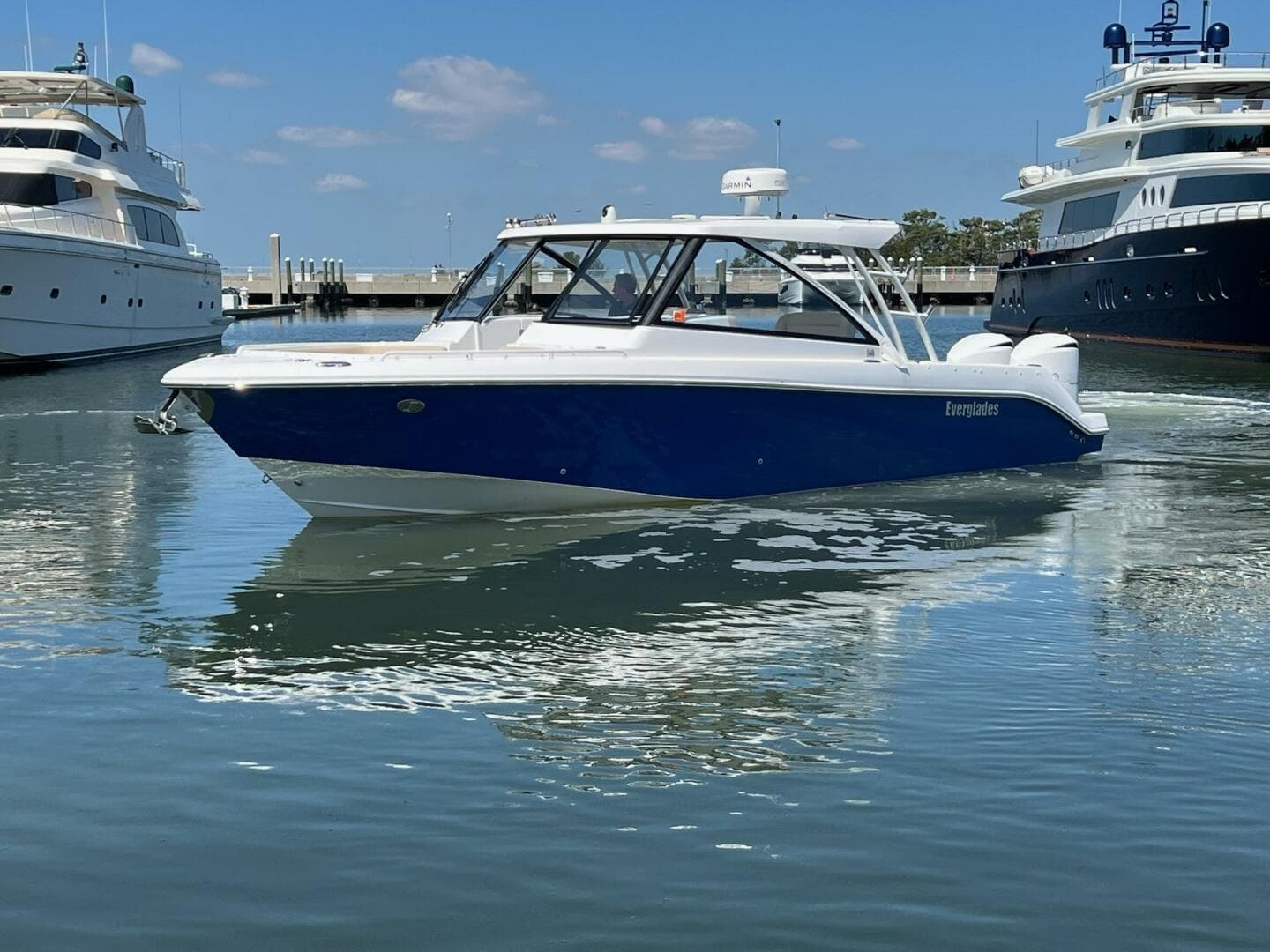 2019 Everglades 340 Dual Console — photo 38
