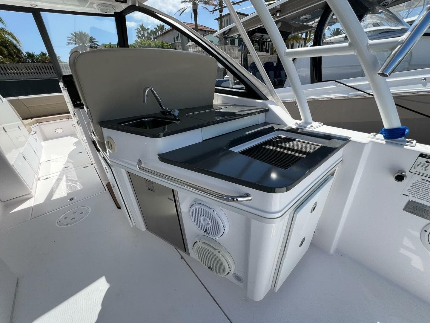 2019 Everglades 340 Dual Console — photo 16