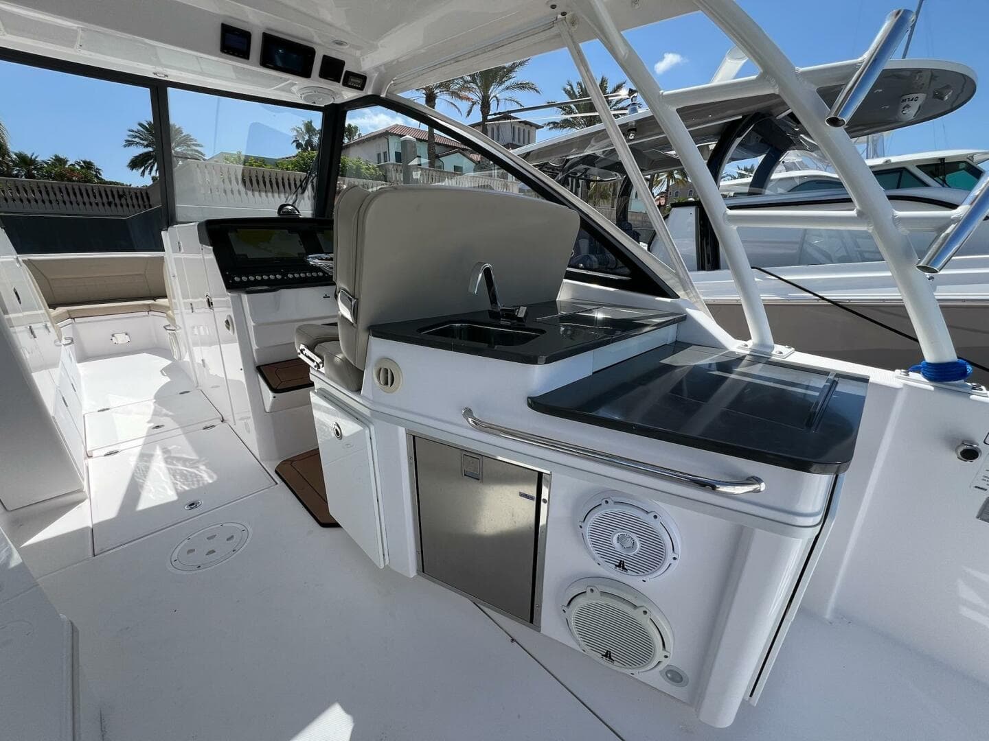 2019 Everglades 340 Dual Console — photo 18