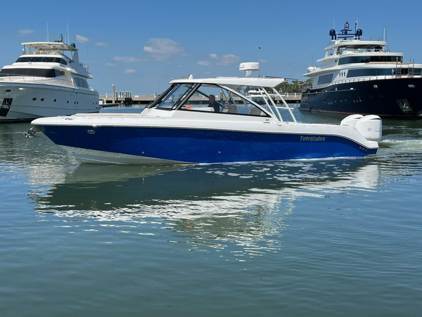 2019 Everglades 340 Dual Console — photo 1