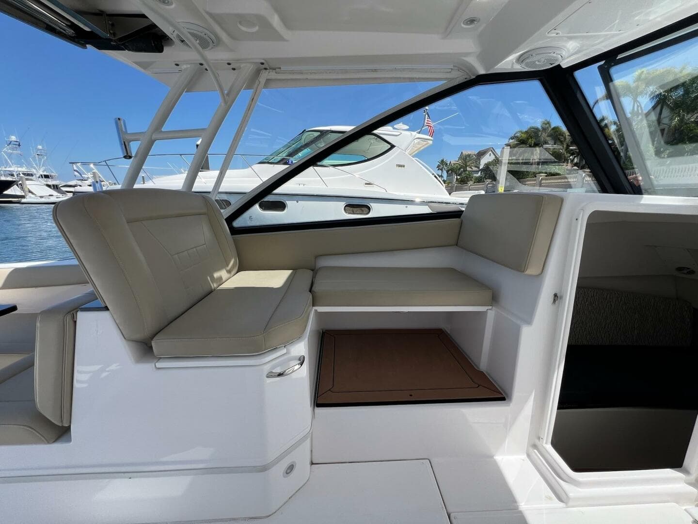 2019 Everglades 340 Dual Console — photo 14