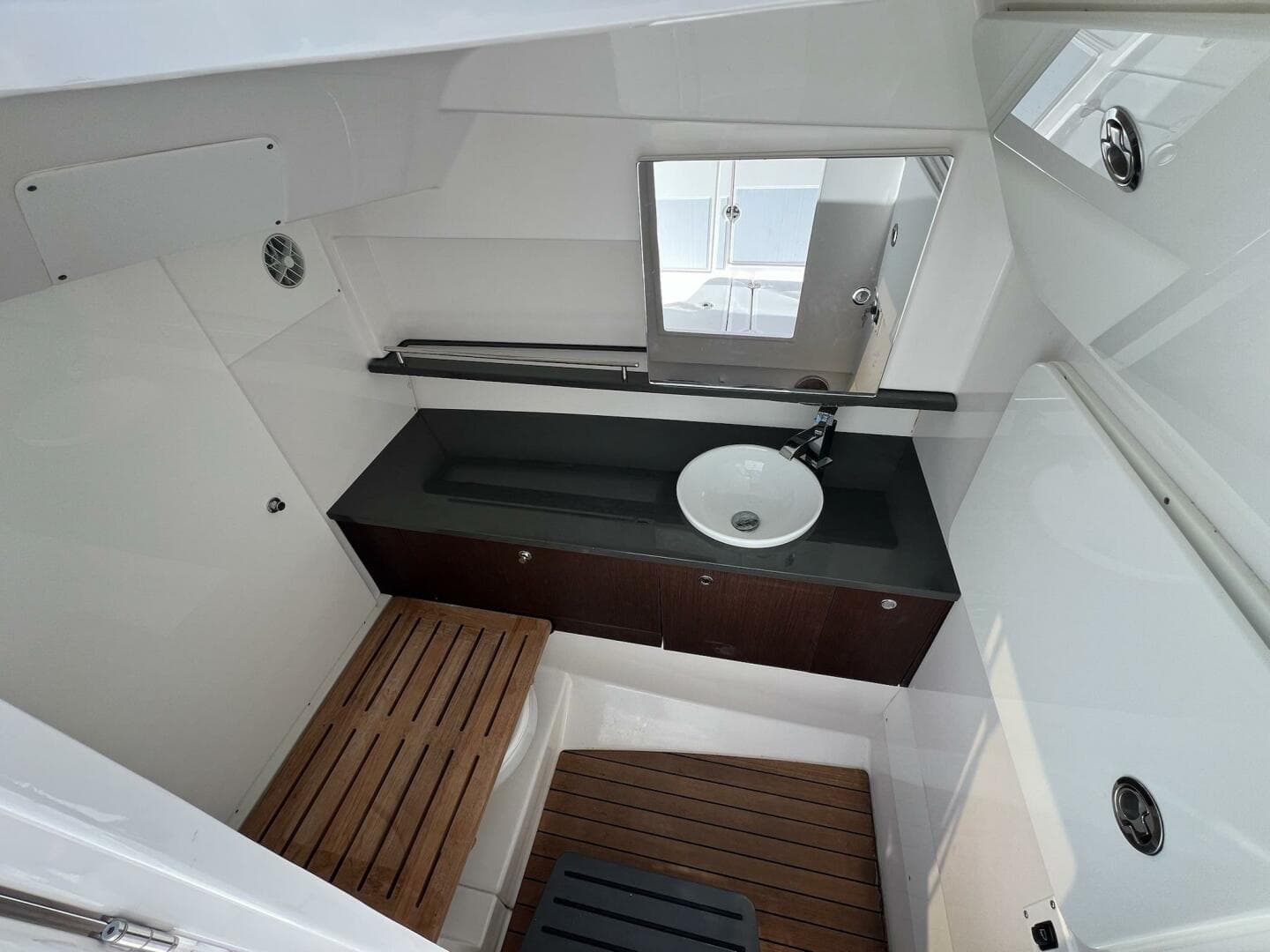 2019 Everglades 340 Dual Console — photo 6