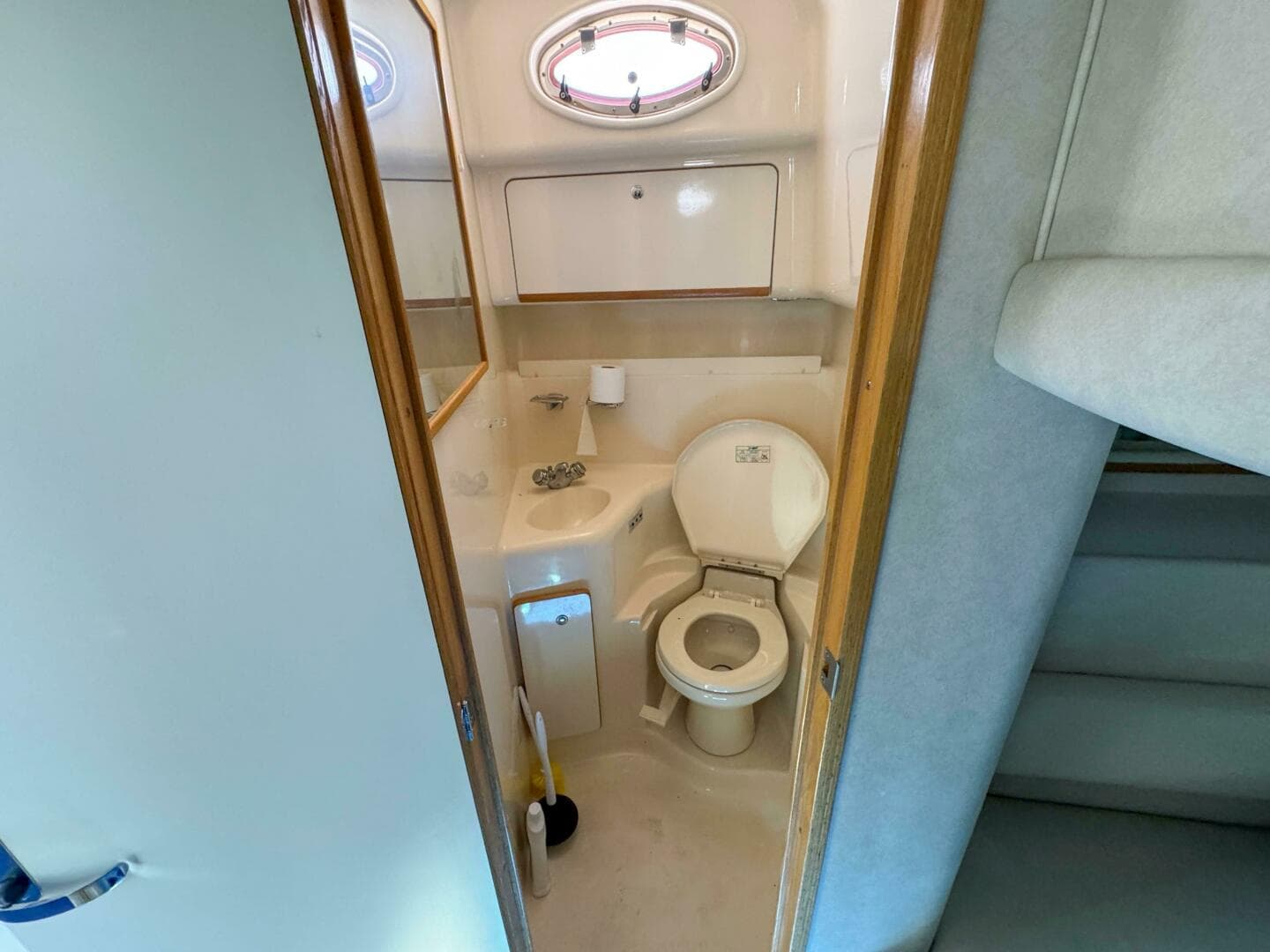 1997 Sea Ray 450 Sundancer — photo 20