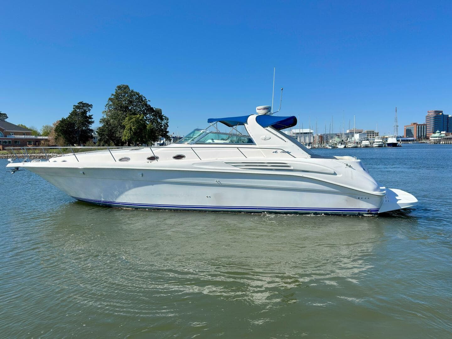 1997 Sea Ray 450 Sundancer — photo 52