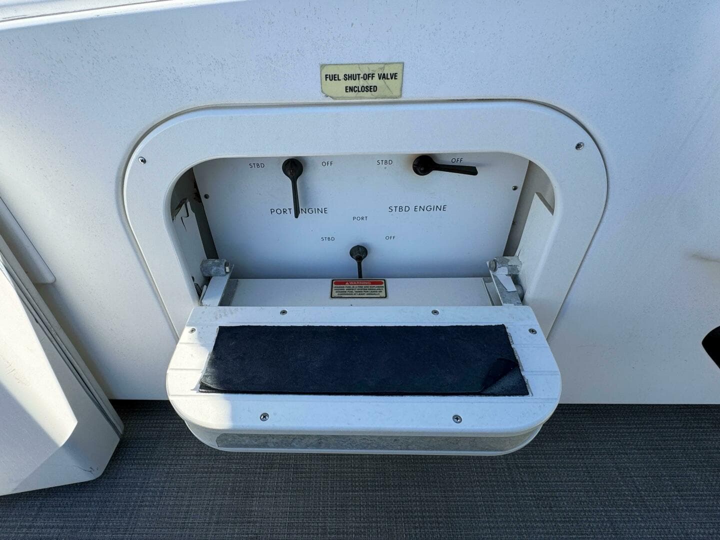 1997 Sea Ray 450 Sundancer — photo 14