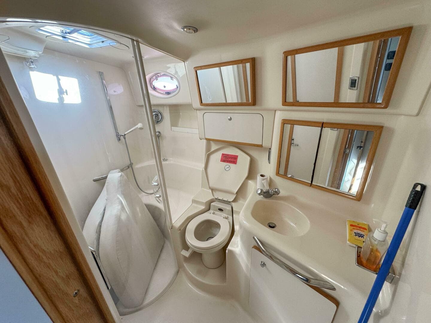 1997 Sea Ray 450 Sundancer — photo 25