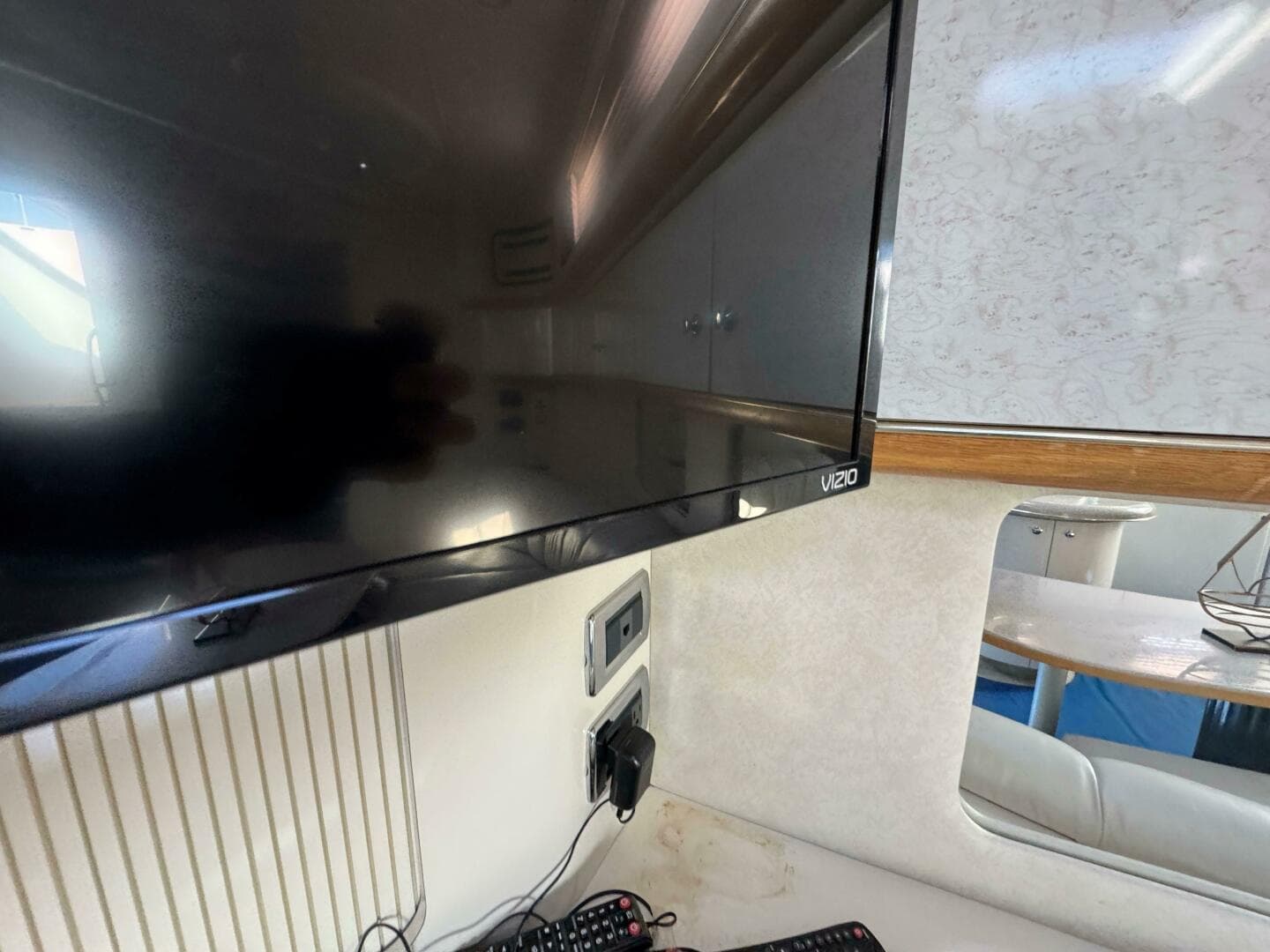 1997 Sea Ray 450 Sundancer — photo 60