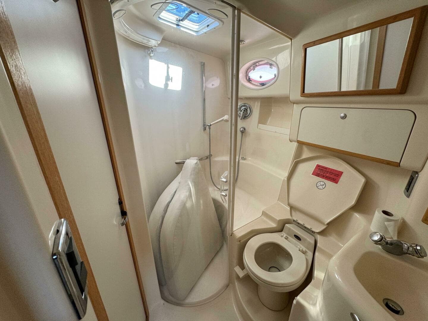 1997 Sea Ray 450 Sundancer — photo 27