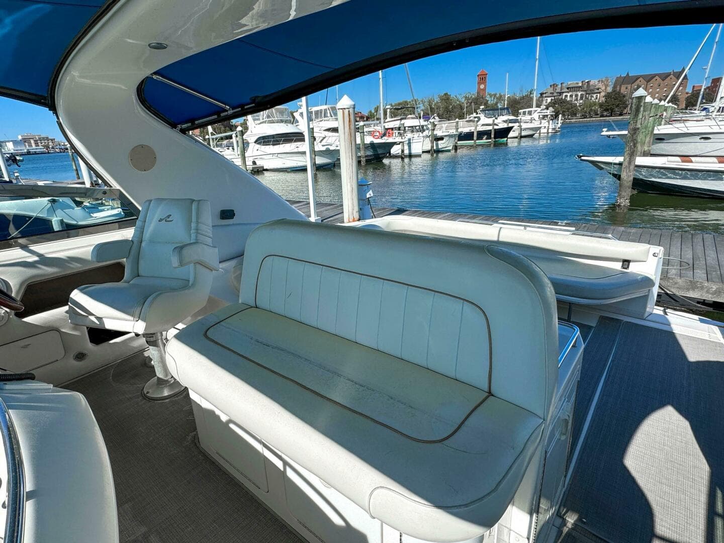 1997 Sea Ray 450 Sundancer — photo 11