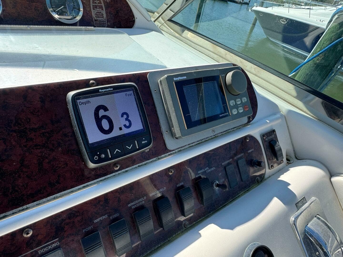 1997 Sea Ray 450 Sundancer — photo 7