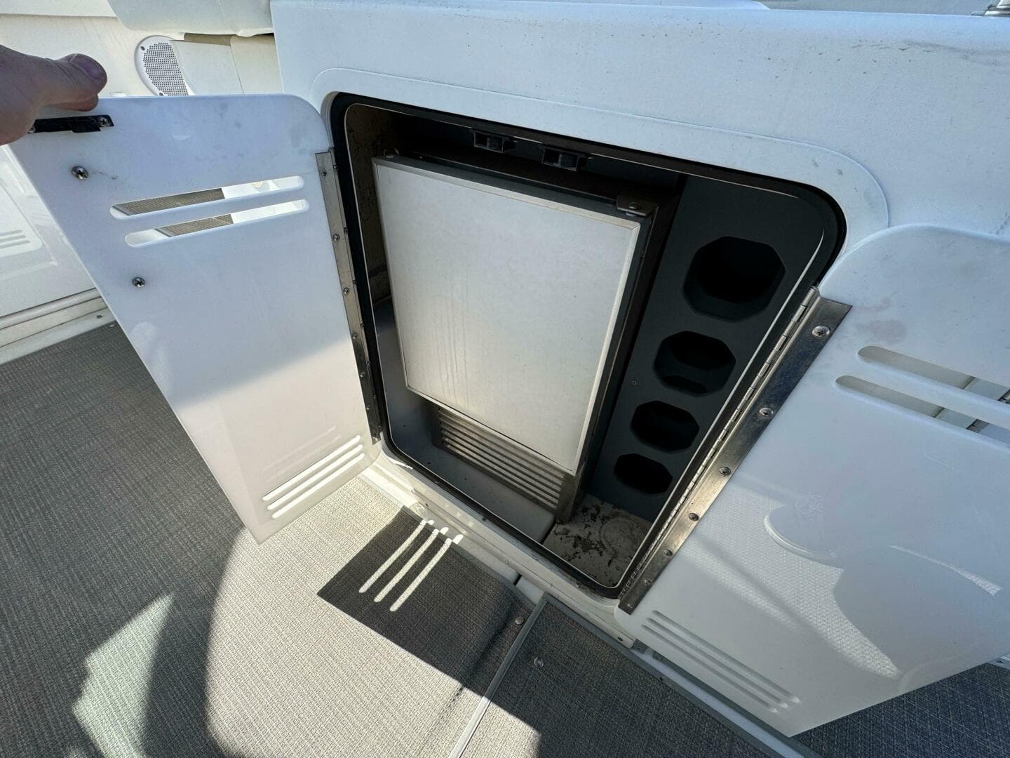 1997 Sea Ray 450 Sundancer — photo 16