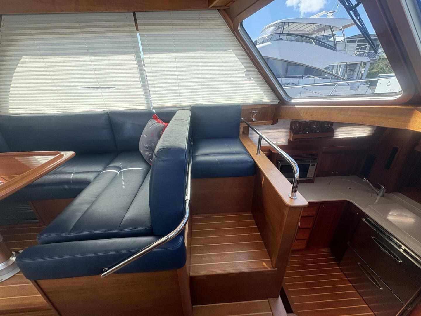 2016 Sabre 38 Salon Express — photo 23