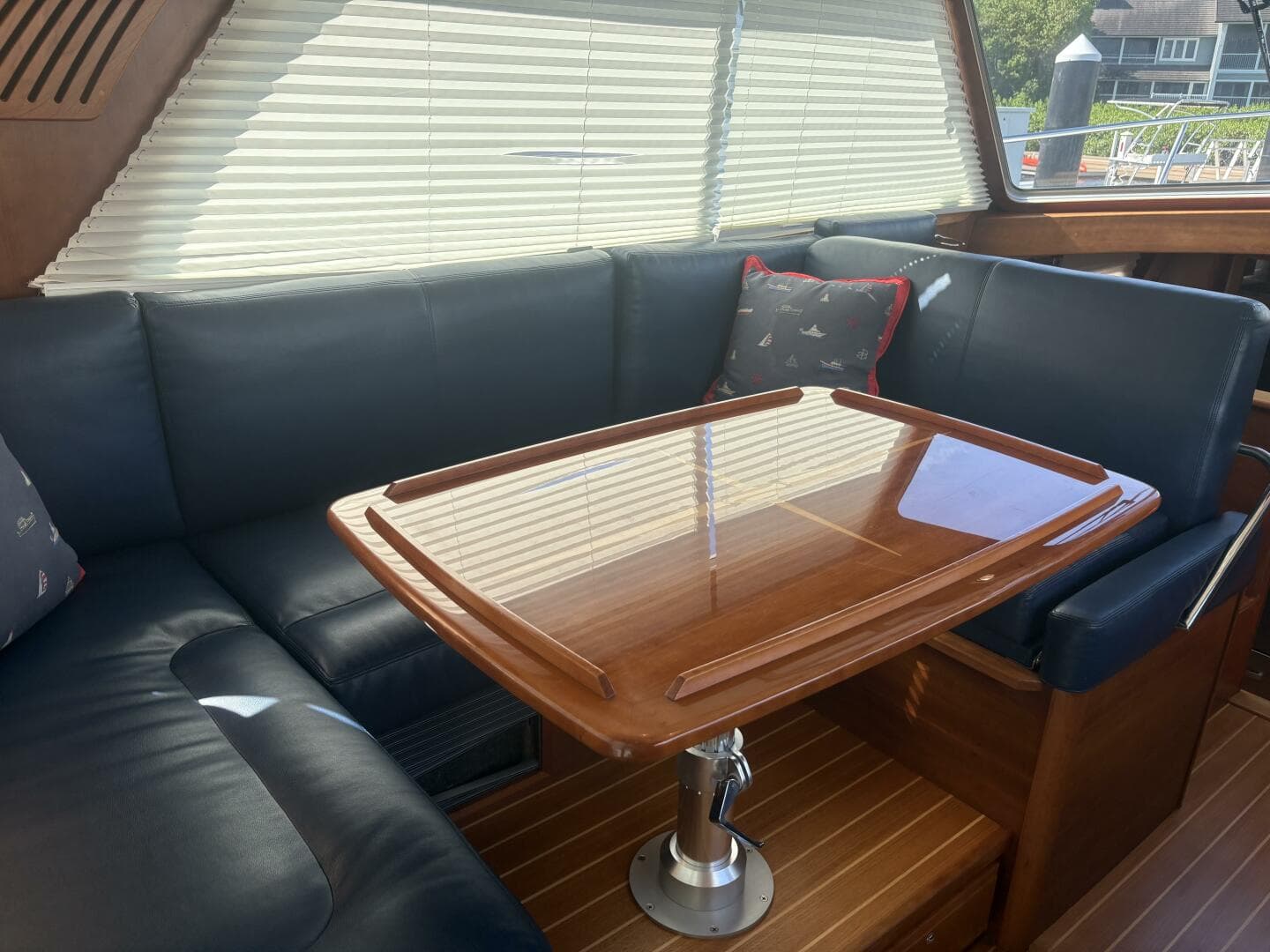 2016 Sabre 38 Salon Express — photo 24