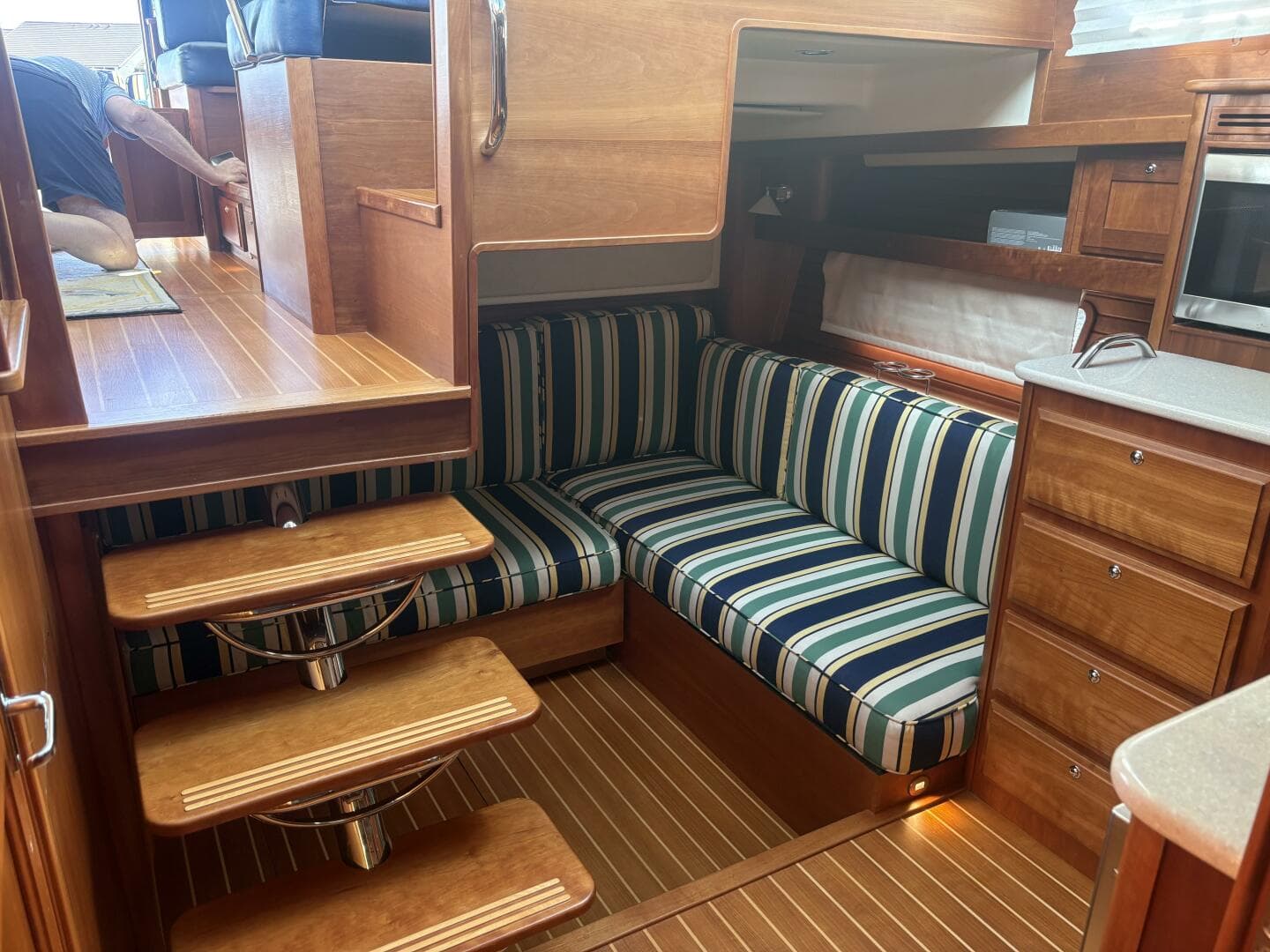 2016 Sabre 38 Salon Express — photo 32