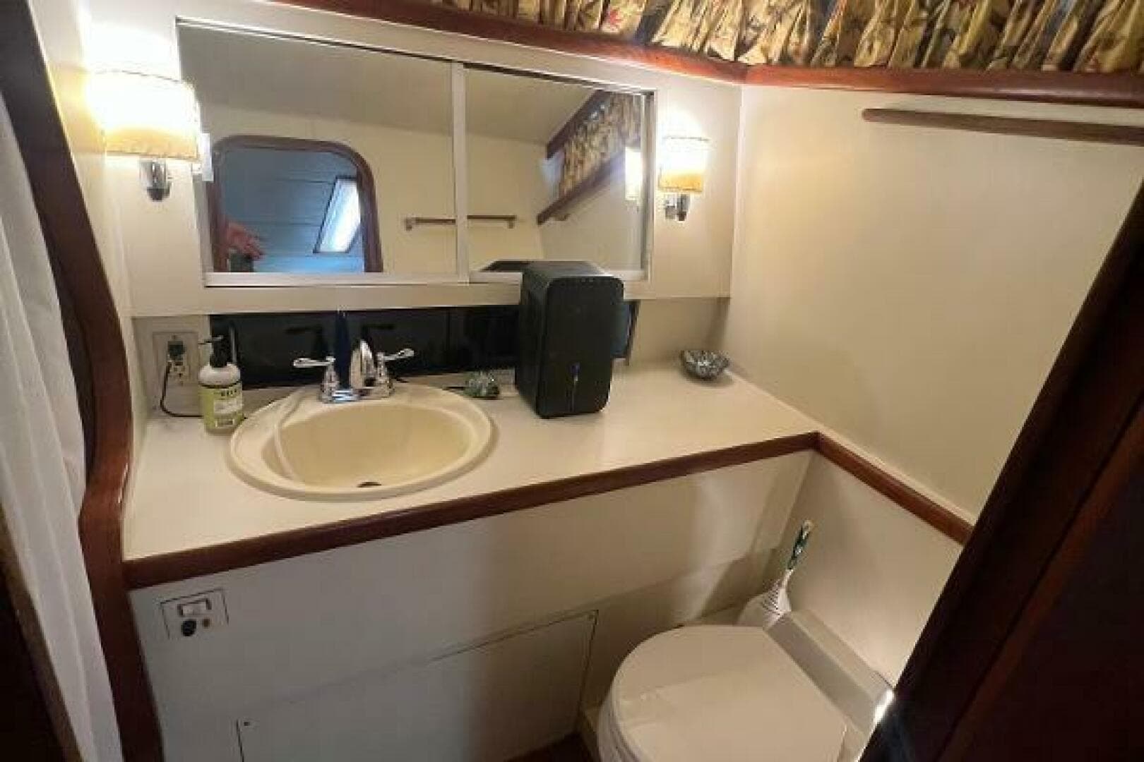 1986 Gulfstar 44 Aft Cabin — photo 45