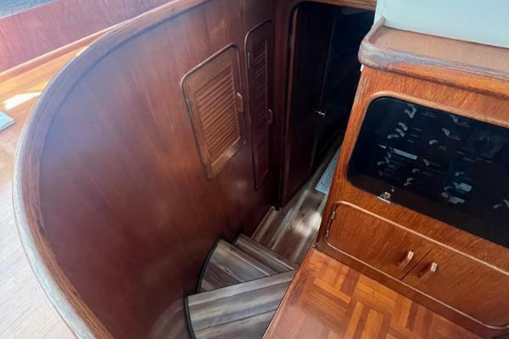1986 Gulfstar 44 Aft Cabin — photo 38