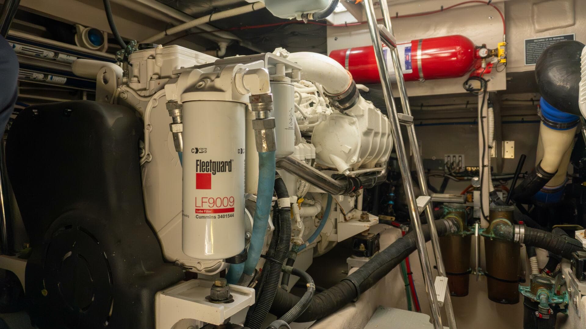 2017 Sea Ray 51 Flybridge — photo 38