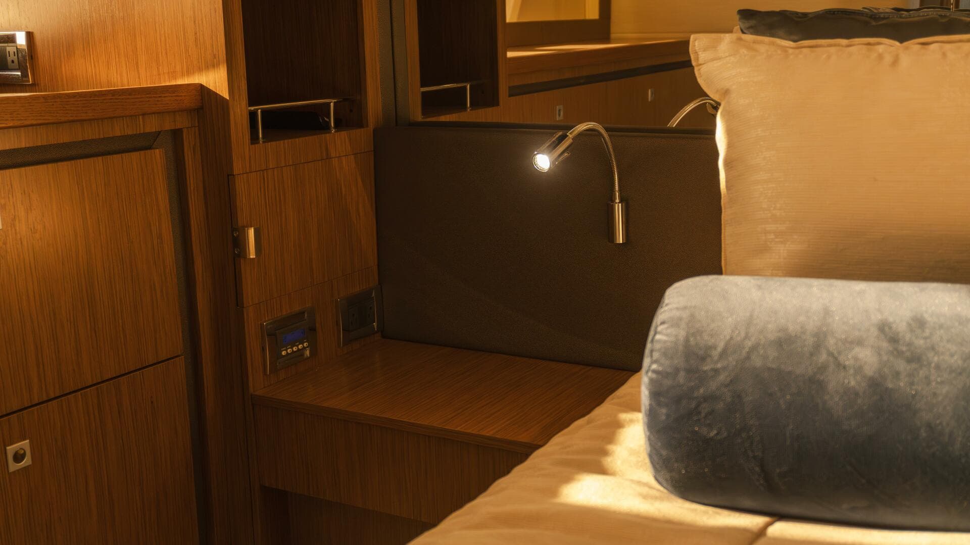 2017 Sea Ray 51 Flybridge — photo 18