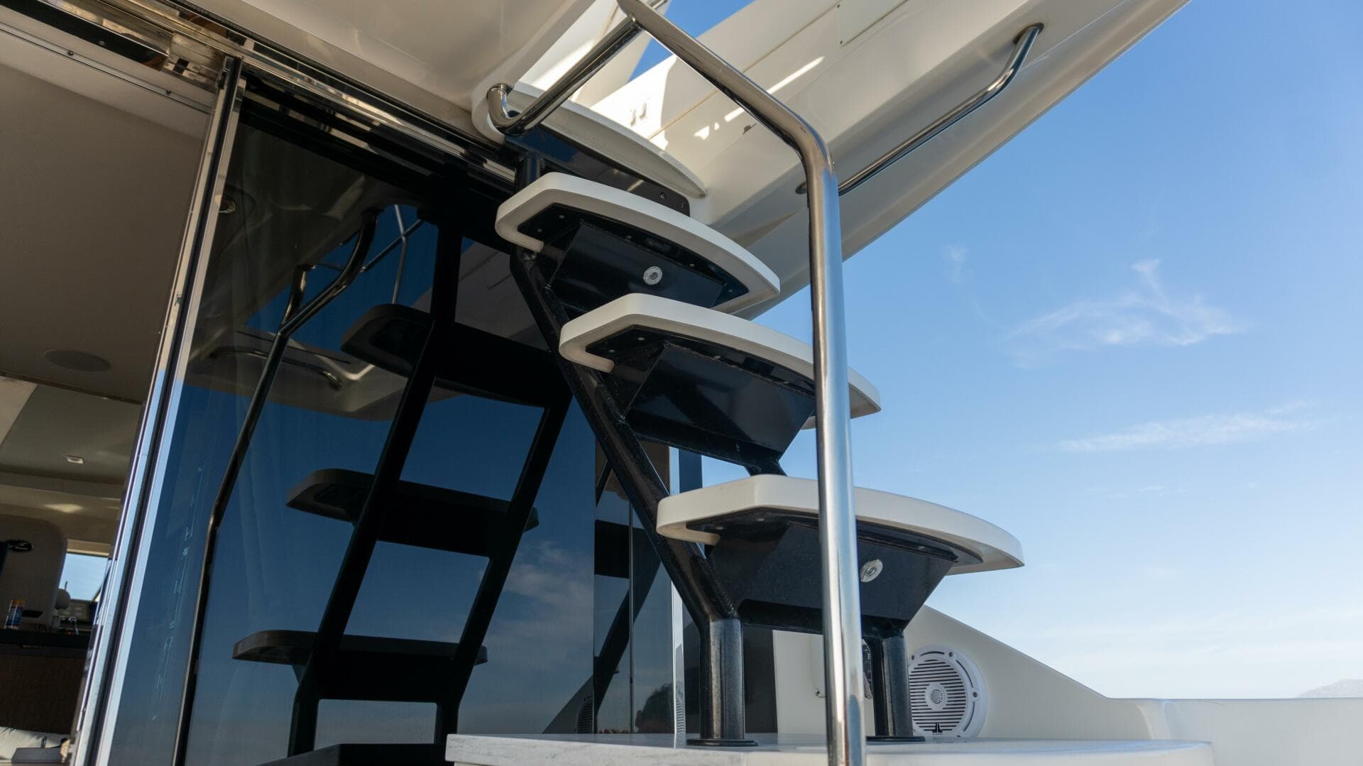 2017 Sea Ray 51 Flybridge — photo 25