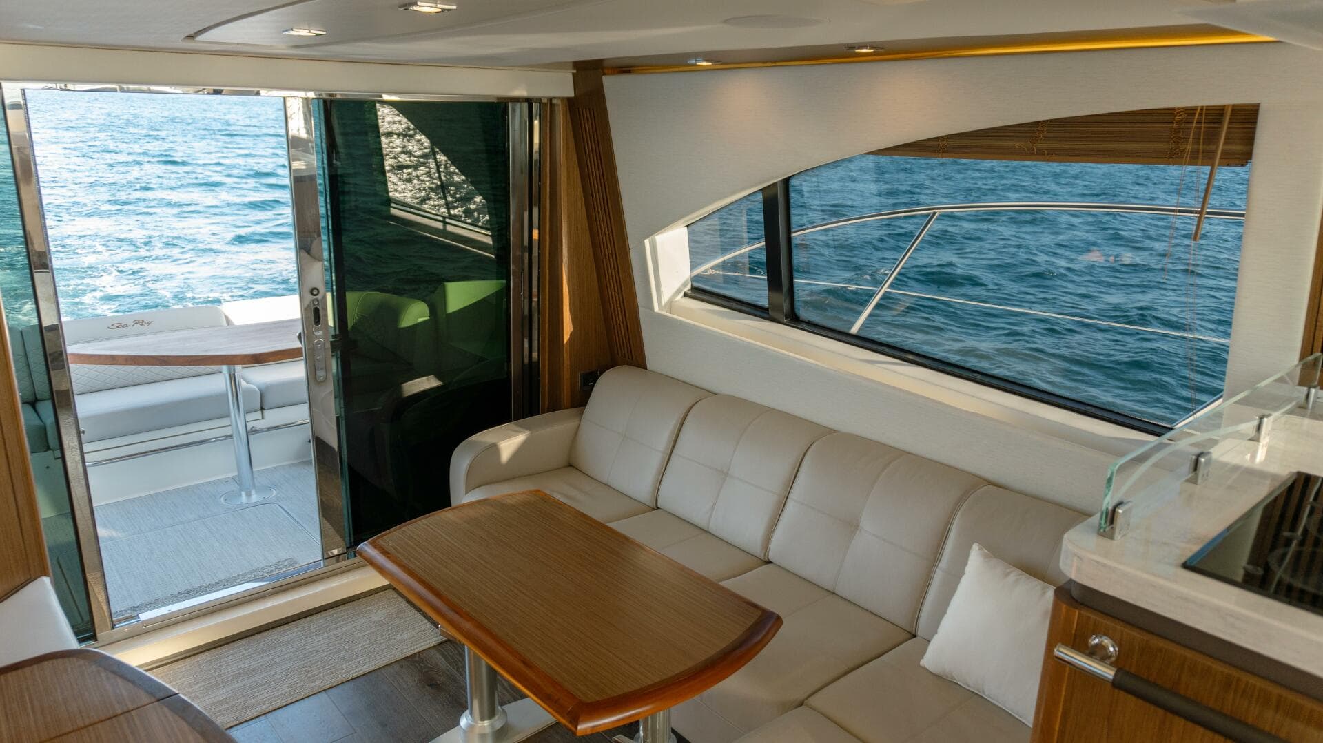 2017 Sea Ray 51 Flybridge — photo 7