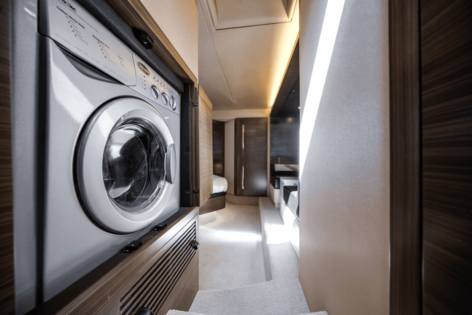 2017 Azimut 55S — photo 31