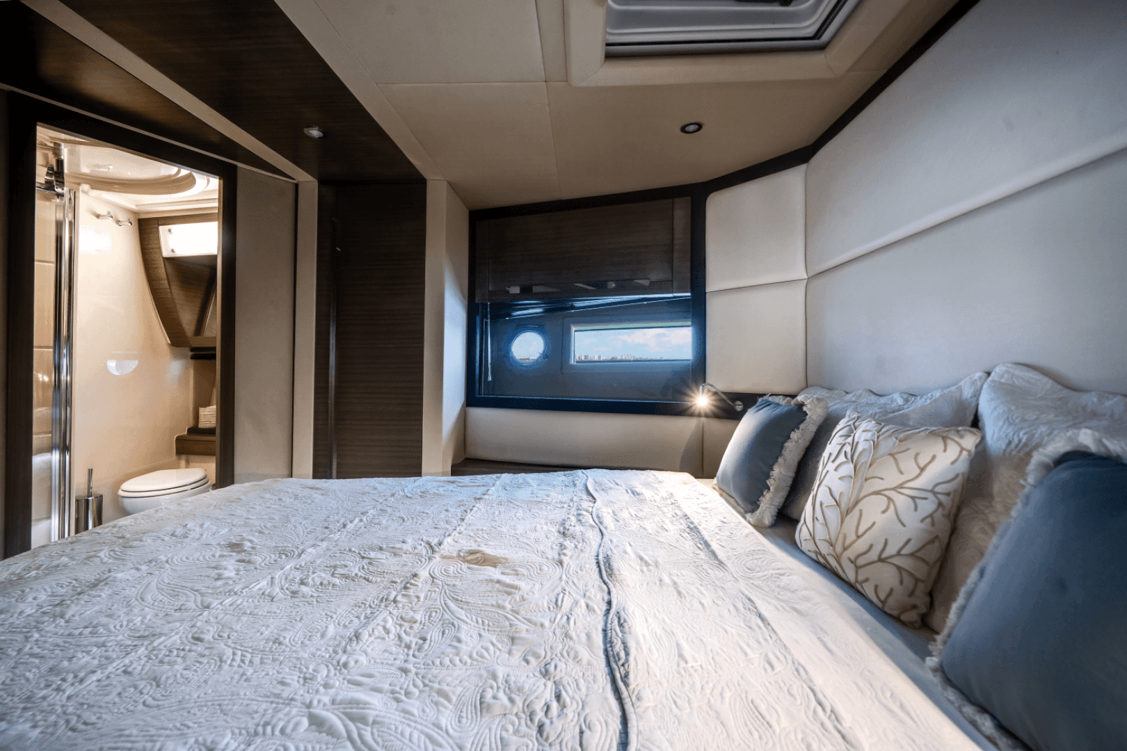 2017 Azimut 55S — photo 23