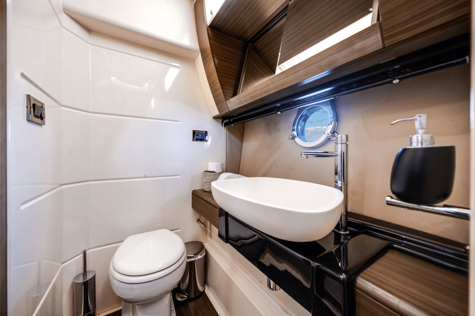 2017 Azimut 55S — photo 34