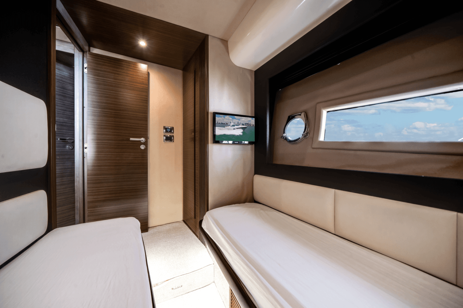 2017 Azimut 55S — photo 20