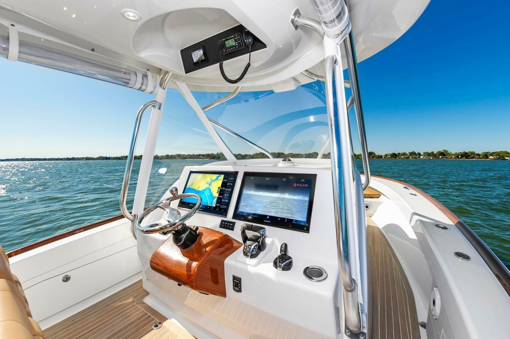 2024 Custom Carolina 38 CC — photo 9