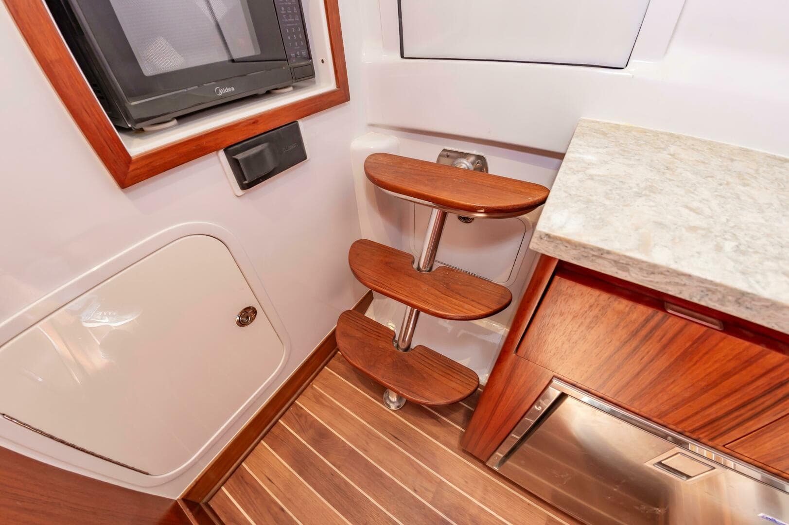 2024 Custom Carolina 38 CC — photo 37