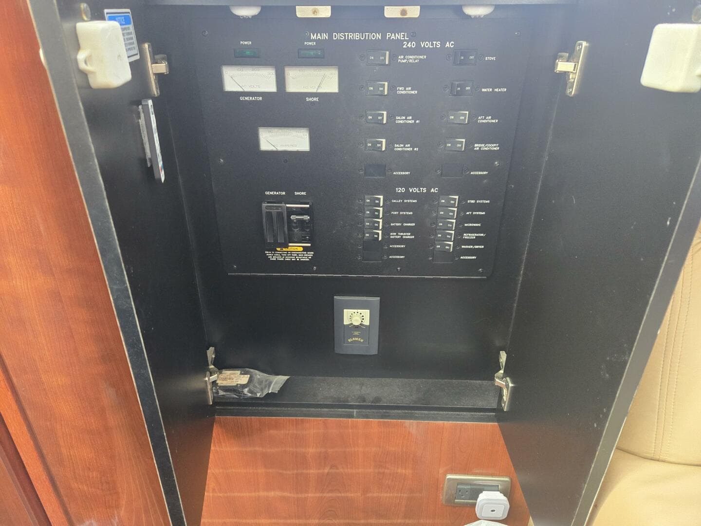 2004 Sea Ray 480 — photo 11